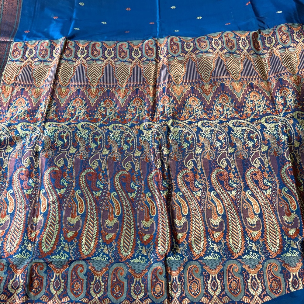 Elegant Paisley Blue and Gold Saree